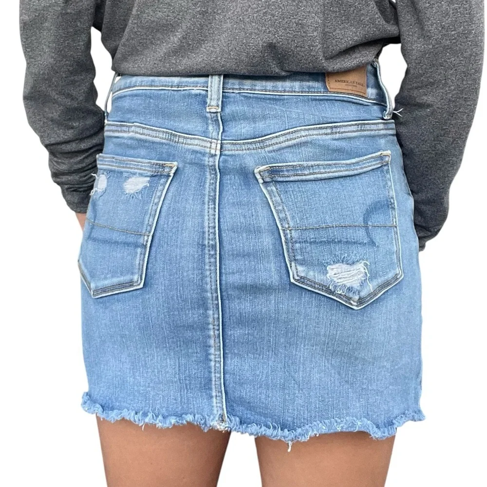 American Eagle Women’s 4 Light Wash Hi-Rise Mini Next Level Stretch X Jean Skirt